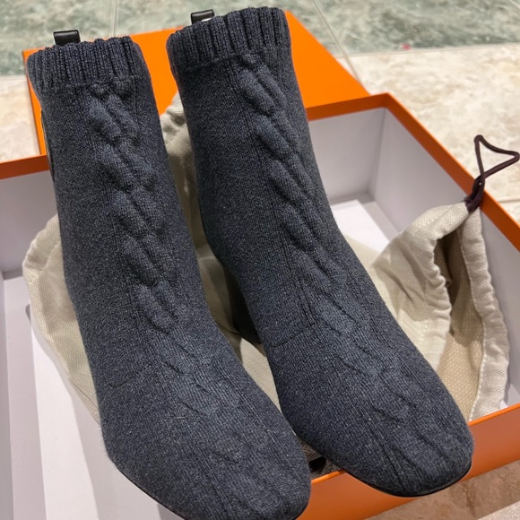 Authentic Brandnew Hermes Volver 60 boots size 37 - Picture 3 of 5